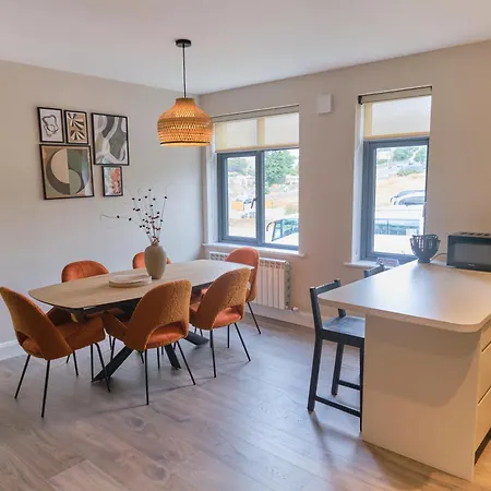 Riverside - Luxury 4