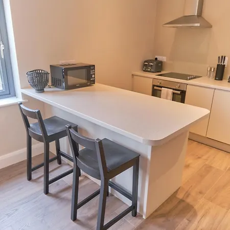 Riverside - Luxury 4 Apartment *