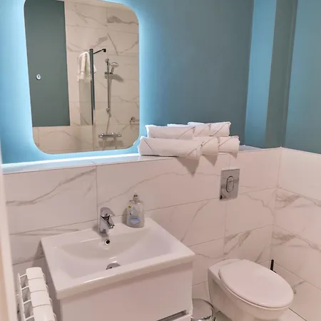 Riverside - Luxury 4 Apartment *