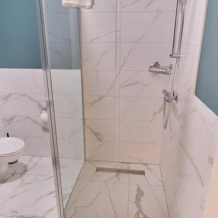 Riverside - Luxury 4